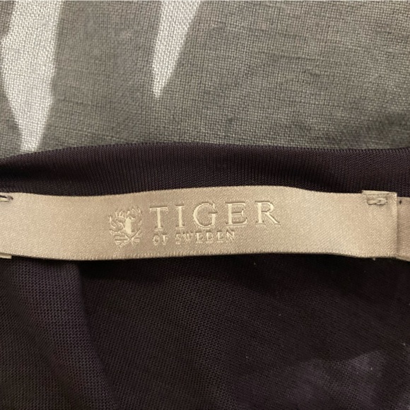 Tiger of Sweden purple top with built in sash - Picture 5 of 5